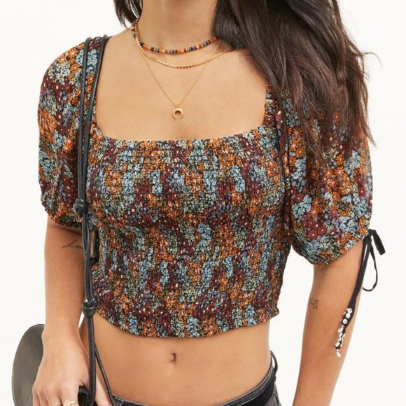 Free People Tops - FREE PEOPLE Smocked Puff Sleeve Crop Top Sz L NEW